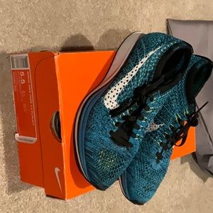 Nike Flyknit Racers